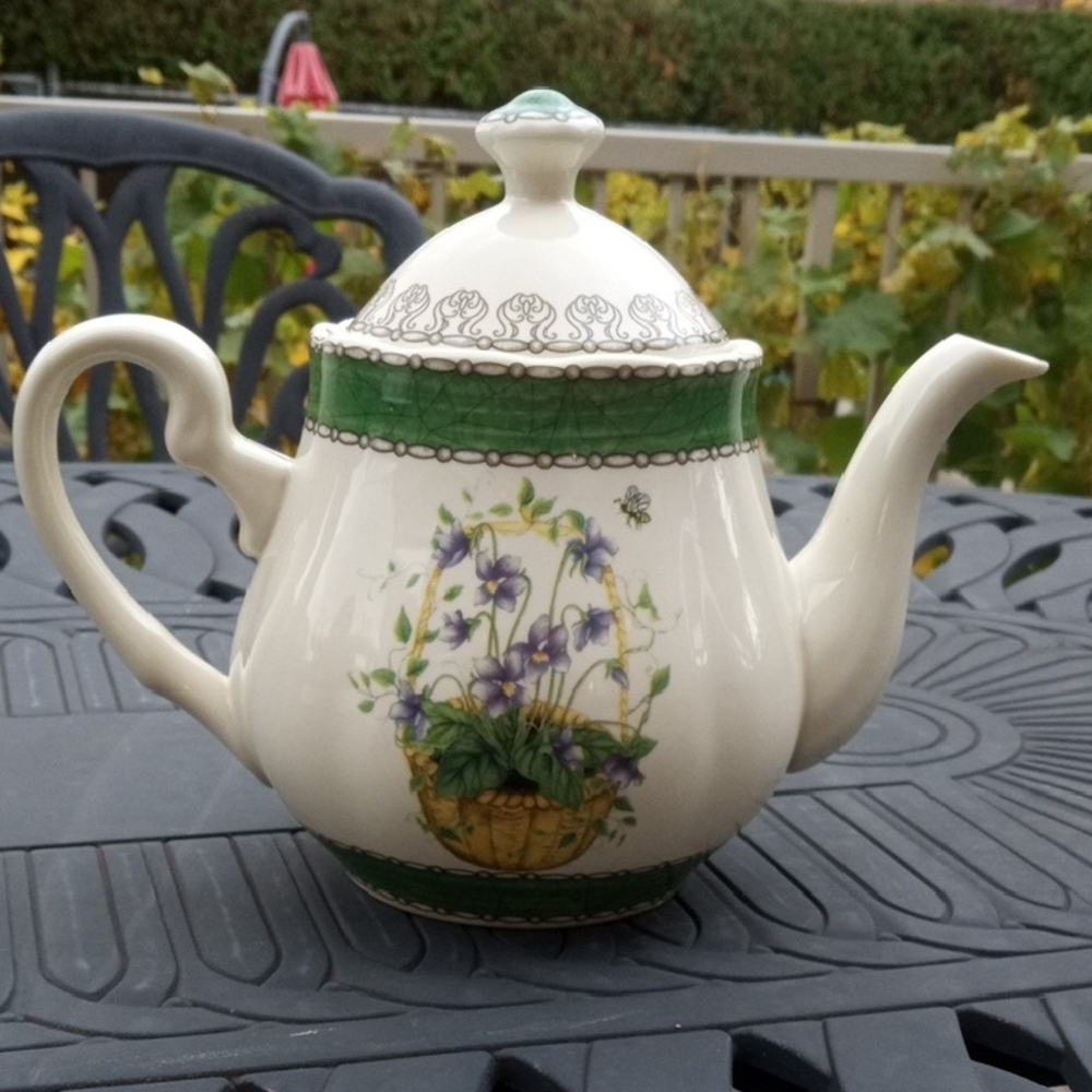 McIntosh "Maggie's Garden" Teapot